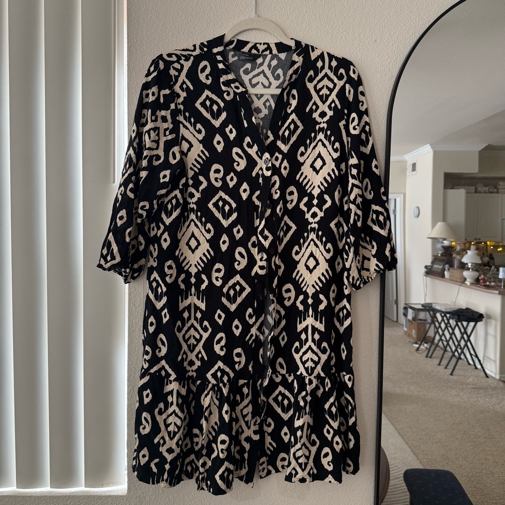 Mlle Gabrielle Black and Cream Button-Down Patterned Top